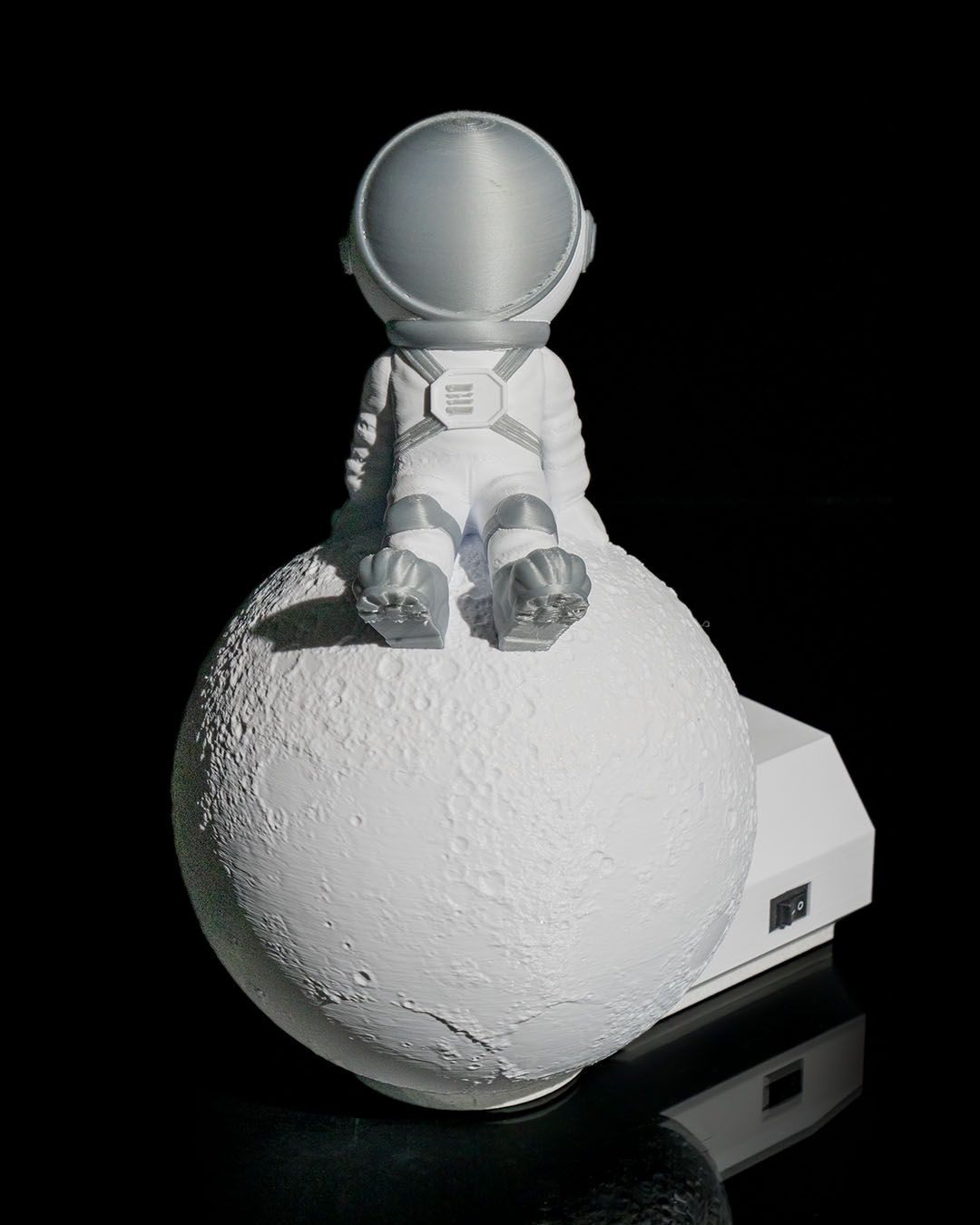 Wondering Astronaut